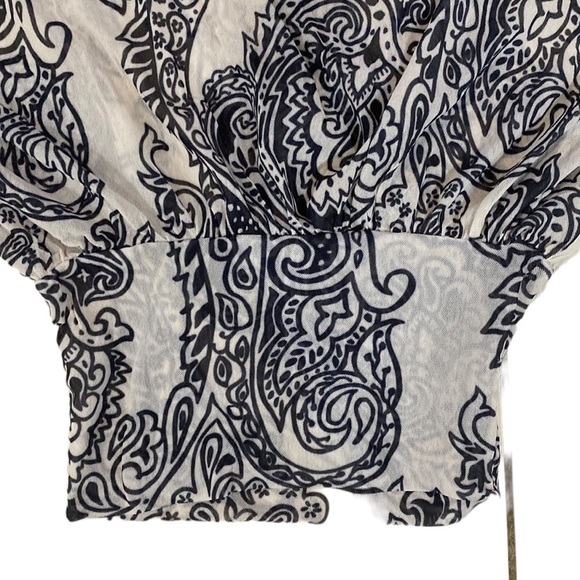 New York & Company Dolman Style Peplum Blouse Size Medium Color white and Black - Picture 2 of 8